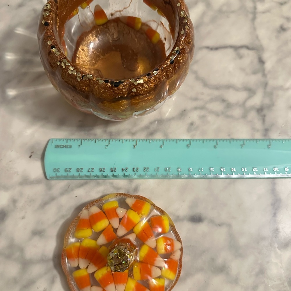 Large Epoxy resin Candy Corn Decorative Pumpkin jar - Picture 3 of 3